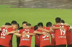 lol官网-比赛中球员们的拼搏精神感动人心