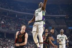 lol合区-雄鹿碾压辽宁队，克莱高光表现