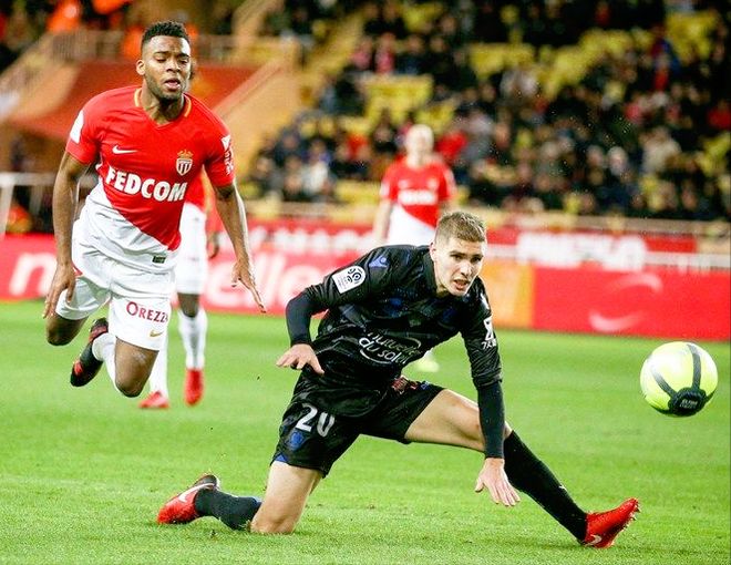 摩纳哥客场战胜马赛，继续领跑的简单介绍