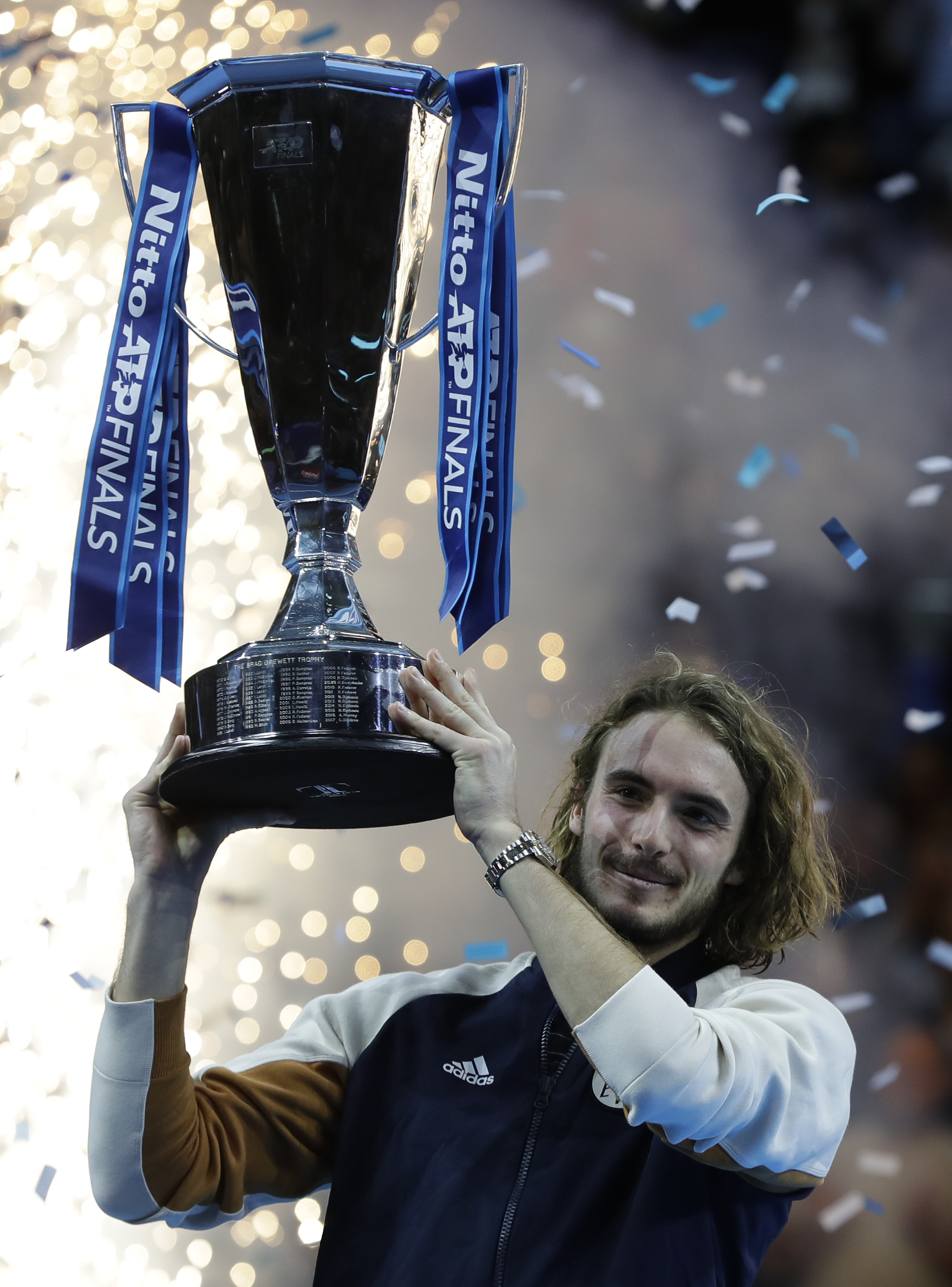 世界网球队血洗德国网球队,西西帕斯惊艳世界的简单介绍 世界网球队血洗德国网球队,西西帕斯惊艳世界的简单介绍